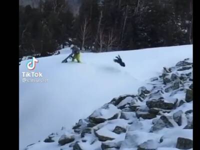 «Игорь, убегай!»: разборки сноубордиста и глухаря рассмешили пользователей Сети