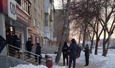 Двое неизвестных ограбили банк в Екатеринбурге