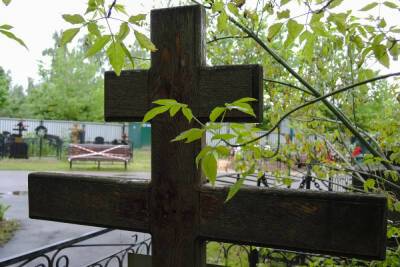 В Казахстане неизвестные разгромили православное кладбище
