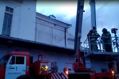 Пожарные потушили открытый огонь на хладокомбинате в Пятигорске