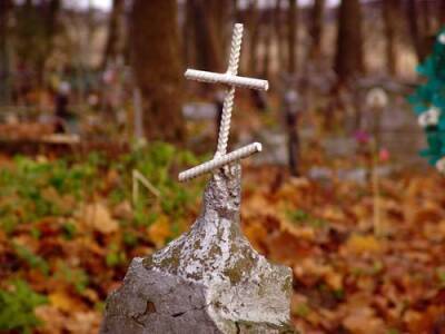 В Алматинской области Казахстана на православном кладбище вандалы повалили более 20 крестов