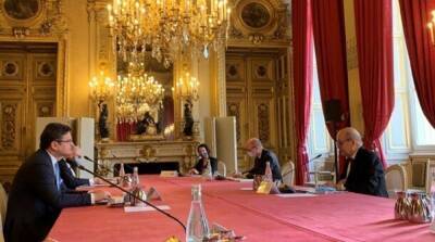 Кулеба обсудил с главой МИД Франции работу Нормандского формата