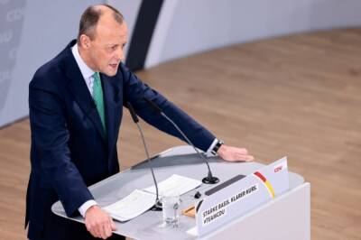 Лидер ХДС ФРГ: попытка отключить Россию от SWIFT станет для Европы ошибкой