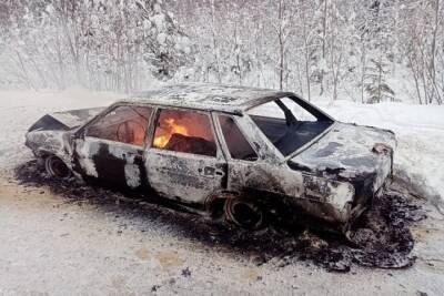 В Няндомском районе в результате возгорания автомобиля погиб водитель