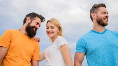 «Второе дыхание»: сексолог объяснила, почему мужья позволяют женам изменять