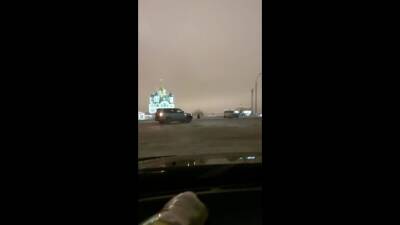 Фейерверк из машины во время дрифта запускали в Южно-Сахалинске