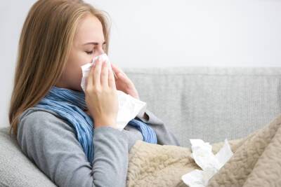 Врачи из Южной Африки, Великобритании и США заявили о схожести симптомов омикрон-штамма с простудой