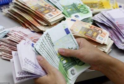 В Литве прекратили выплату зарплаты наличными
