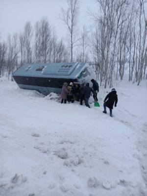 Пассажирский автобус съехал в кювет в Смирныховском районе