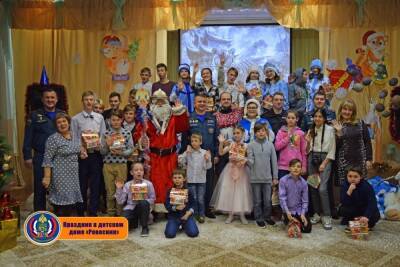 В Ивановской области спасатели поздравили детдомовцев с праздниками