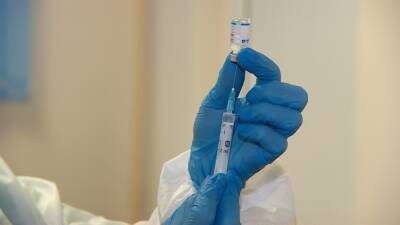 Более половины населения Беларуси получили одну дозу вакцины против COVID-19