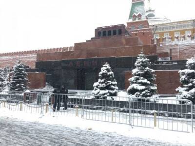 «Убрать кладбище с Красной площади» — в Госдуме взялись за старую тему