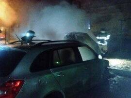 Ночью в Смоленской области полыхали гараж и машина