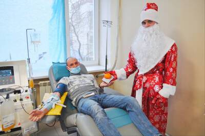 Завтра на станции переливания крови Дед Мороз вручит подарки донорам