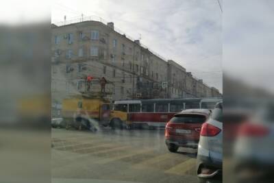 Утром в Волгограде из-за сбоя электросети встал трамвай