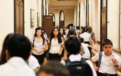 В Азербайджане занятия в школах начинаются 5 января