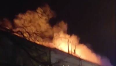 В Одесса пожар охватил баню, кадры ЧП: "Огонь угрожал перекинуться на жилой дом"
