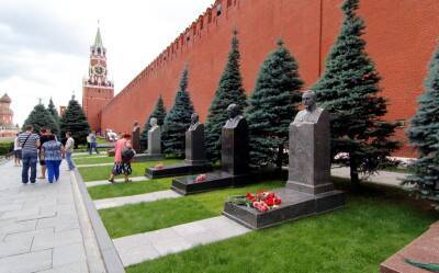 Член СПЧ заявил, что перенос могил с Красной площади может вызвать недовольство граждан
