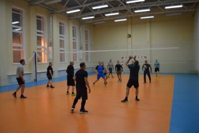 Новгородские полицейские посоревновались в волейболе