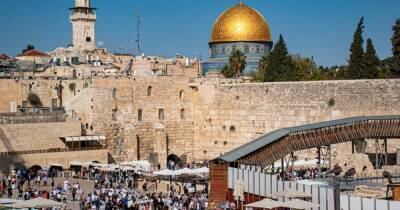 Израиль возобновит прием туристов с 9 января