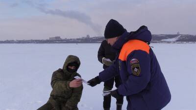 Ульяновцам напомнили правила безопасности любителям зимней рыбалки