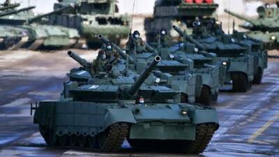 Более 400 единиц танков БМП и БТР поступят на вооружение Сухопутных войск России в 2022 году - argumenti.ru - Россия