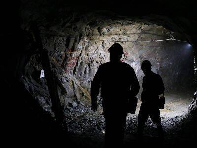 Путин поручил останавливать шахты, если не проведена дегазация