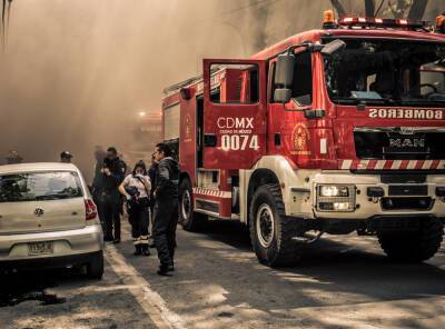 Пожар на севере Мексики оставил без жилья более 100 семей