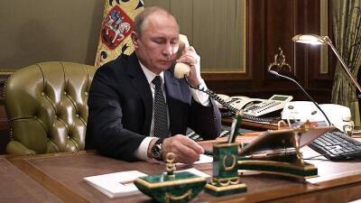 Путин и Рахмон провели телефонные переговоры
