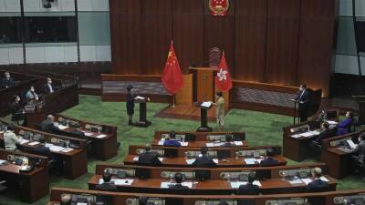 "Гонконгом управляют патриоты": в новом парламенте только лояльные Пекину кандидаты