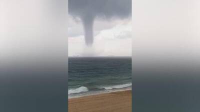 Видео: мини-торнадо пронесся в море у побережья Ашдода