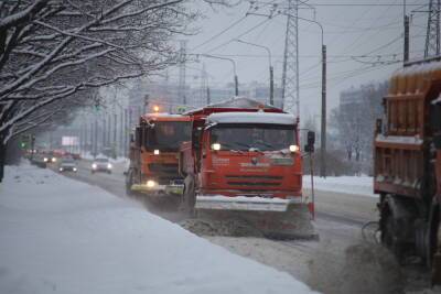 Более 55 тысяч кубометров снега вывезли с петербургских улиц в первые дни января