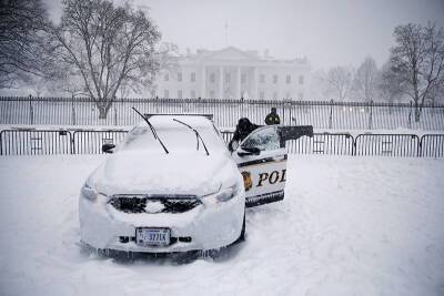 Снежный буран обрушился на Вашингтон