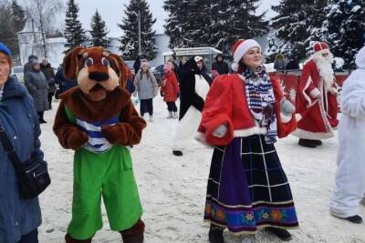 Новогодний «Забавный Морозобус» добрался до рязанской Солотчи