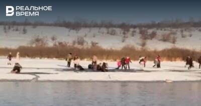 В Алтайском крае туристы провалились под лед
