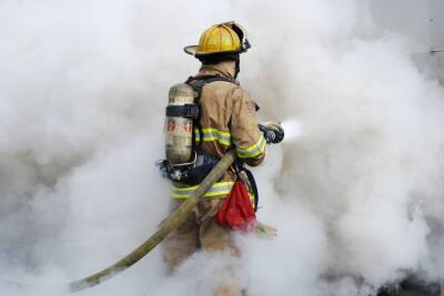 На Дону 56-летний мужчина обгорел при пожаре дома