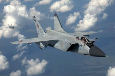 ​МиГ-31 армии РФ развалился при взлете — появились кадры, что случилось с истребителем
