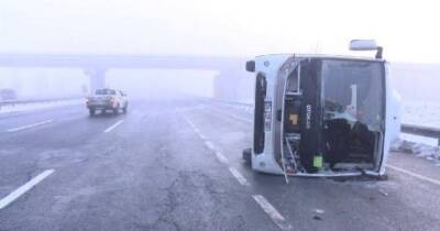 В ДТП c участием микроавтобуса в Турции пострадали 10 человек