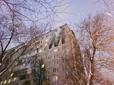 В Москве соседи спасли девушку из горящей квартиры