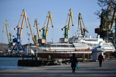 Мишустин подписал распоряжение о расширении портов Феодосия и Азов
