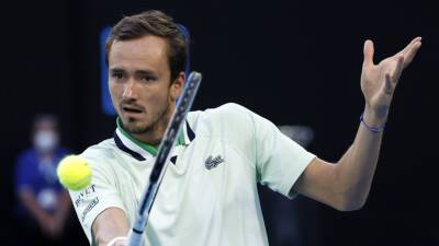 Медведев выиграл пятый сет подряд в финалах ТБШ против теннисистов «большой тройки»