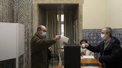 Голосование на досрочных парламентских выборах в Португалии
