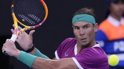 Медведев проиграл сет в четвёртом матче Australian Open подряд