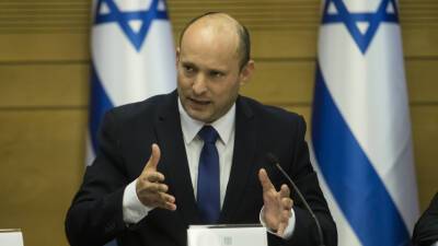 Премьер Израиля Беннет заявил о начале стабилизации ситуации с «омикроном»