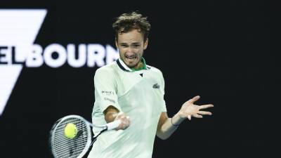 Медведев — о финале Australian Open с Надальем: наше противостояние ещё не завершено
