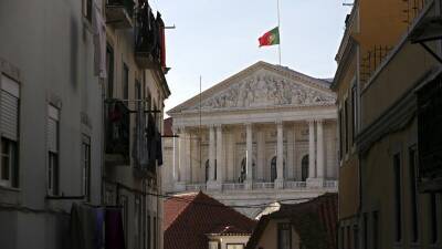 В Португалии проходят досрочные выборы в парламент