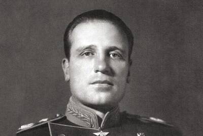 Почему Сталин лично помогал раздеваться маршалу Голованову - Русская семерка