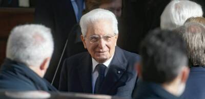 Джузеппе Конт - Президент Италии Маттарелла переизбран на второй срок - runews24.ru - Италия