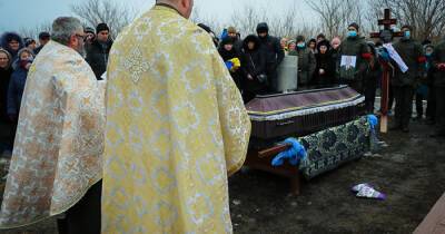 Бойня в Днепре: на Херсонщине похоронили троих нацгвардейцев (ФОТО)