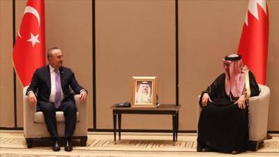Чавушоглу провел переговоры с главой МИД Бахрейна